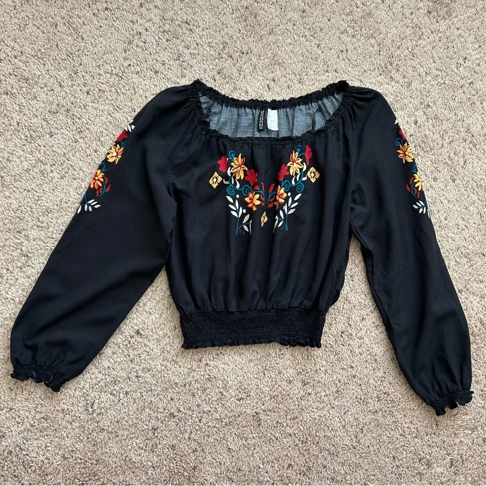 H&M Divided Black Colorful Floral Embroidery Look Long Sleeves Top Blouse Size 2 - Picture 9 of 12